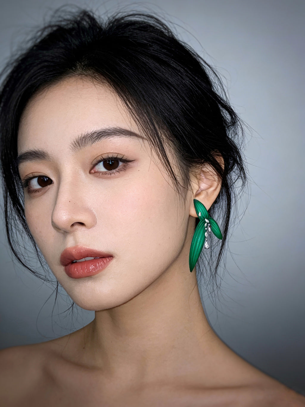 DeWDrop Gearing | Geometric Earrings Capturing Nature’s Fleeting Dewdrop Moment on Arrowhead Leaf