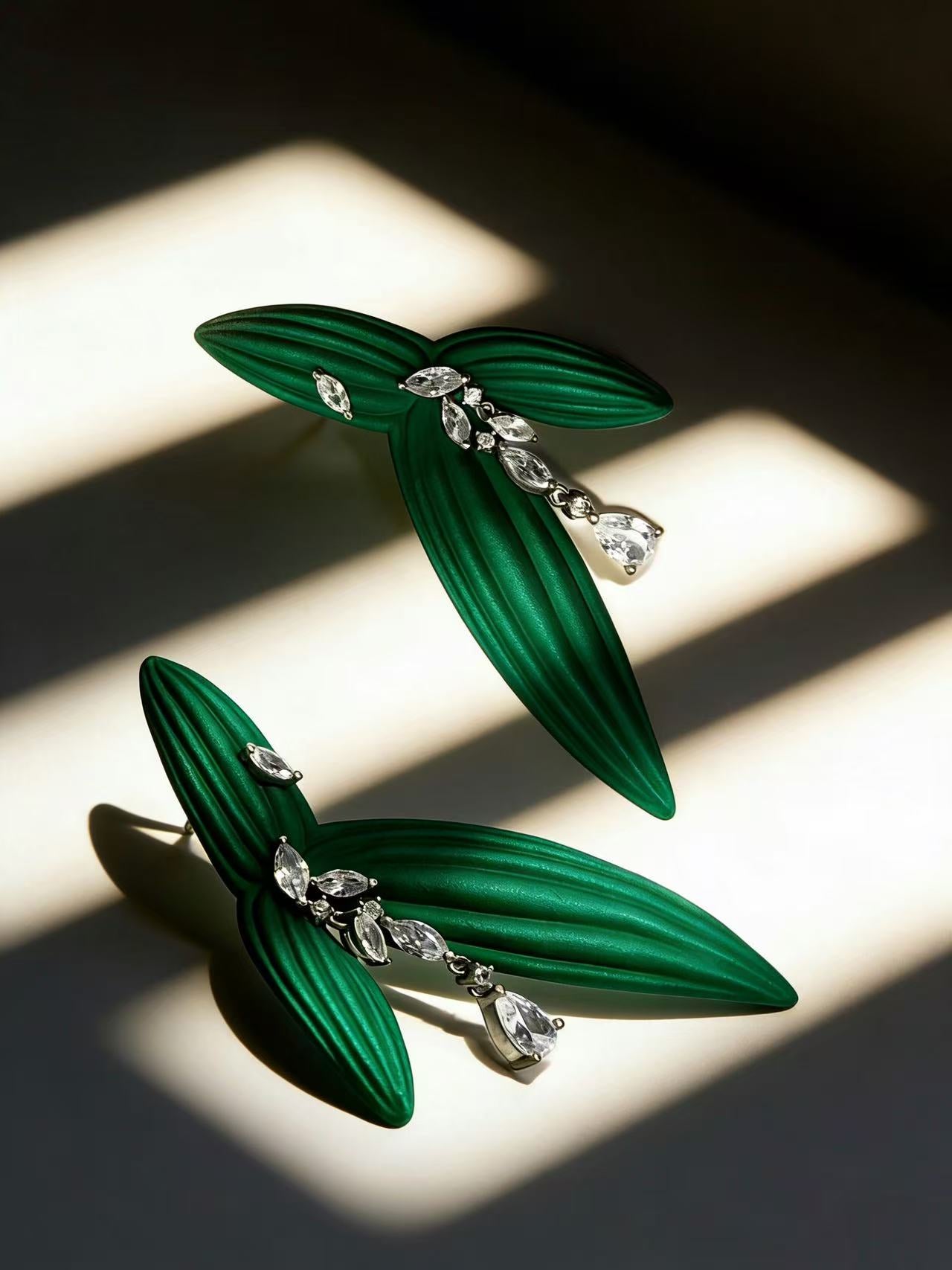 DeWDrop Gearing | Geometric Earrings Capturing Nature’s Fleeting Dewdrop Moment on Arrowhead Leaf